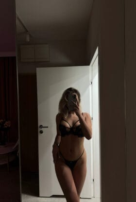 Housewife Escorts in Zirakpur